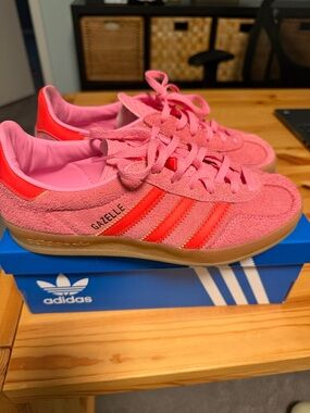Women’s adidas gazelle indoor beam pink size 5.5